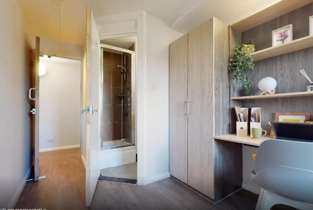 Iq Lambert House Манчестър Екстериор снимка